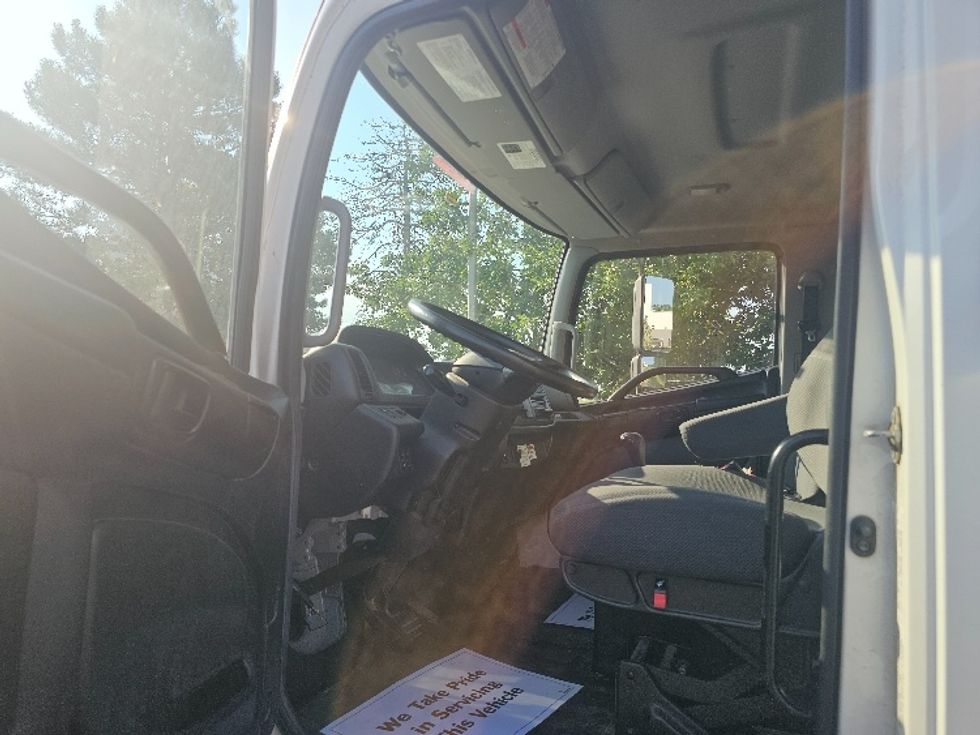 Medium Duty Box Truck-Light and Medium Duty Trucks-Hino-2019-268-Kansas City-MO-125,856\n\t\tmiles-$ 58,000 - Image 16