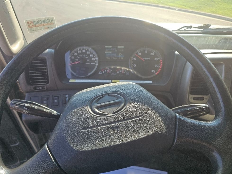 Medium Duty Box Truck-Light and Medium Duty Trucks-Hino-2019-268-Kansas City-MO-125,856\n\t\tmiles-$ 58,000 - Image 17