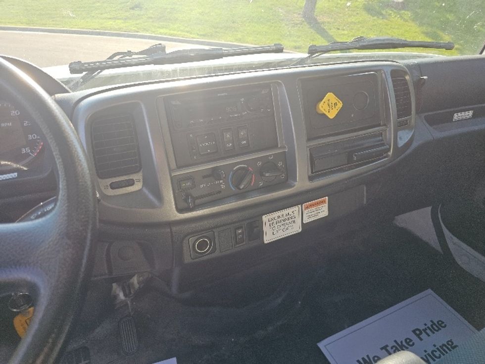 Medium Duty Box Truck-Light and Medium Duty Trucks-Hino-2019-268-Kansas City-MO-125,856\n\t\tmiles-$ 58,000 - Image 18