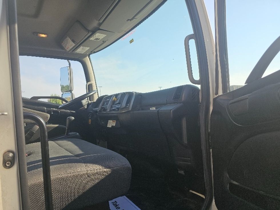 Medium Duty Box Truck-Light and Medium Duty Trucks-Hino-2019-268-Kansas City-MO-125,856\n\t\tmiles-$ 58,000 - Image 20