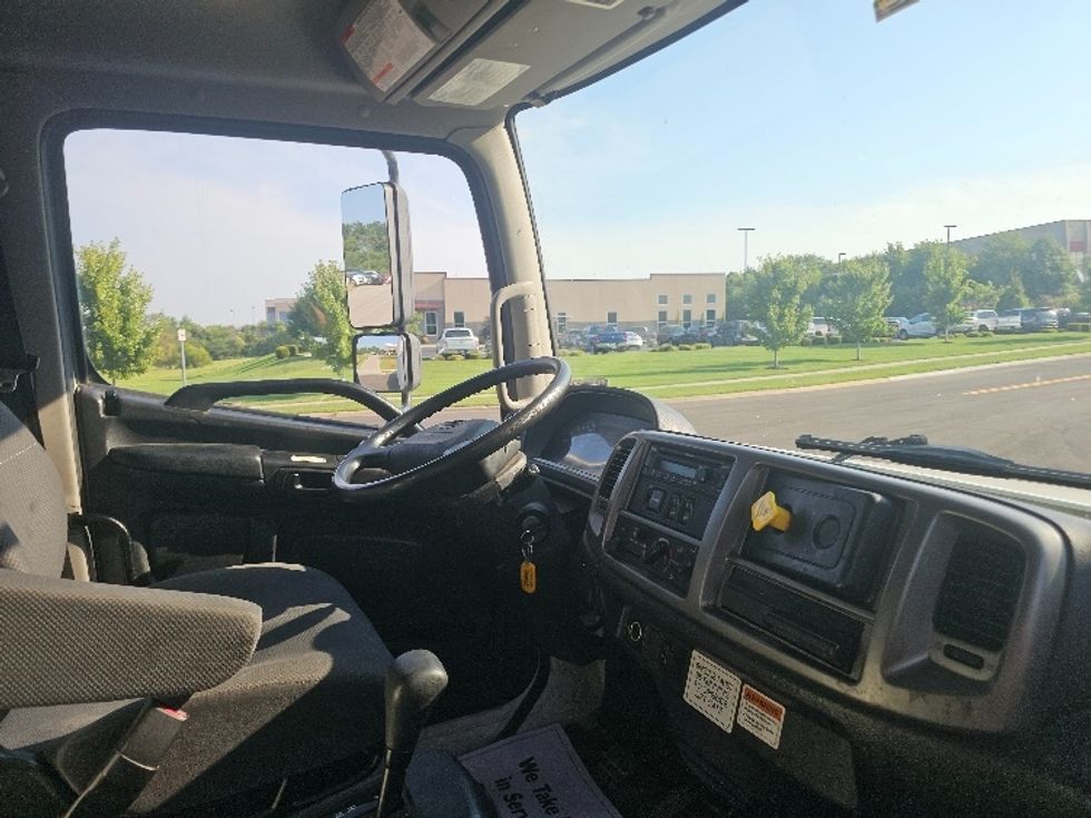 Medium Duty Box Truck-Light and Medium Duty Trucks-Hino-2019-268-Kansas City-MO-125,856\n\t\tmiles-$ 58,000 - Image 22