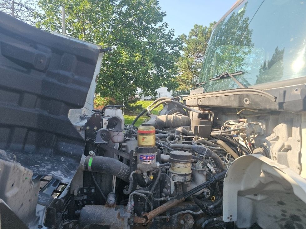 Medium Duty Box Truck-Light and Medium Duty Trucks-Hino-2019-268-Kansas City-MO-125,856\n\t\tmiles-$ 58,000 - Image 24