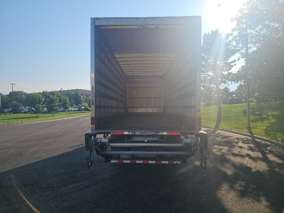 Medium Duty Box Truck-Light and Medium Duty Trucks-Hino-2019-268-Kansas City-MO-125,856\n\t\tmiles-$ 58,000 - Image 8