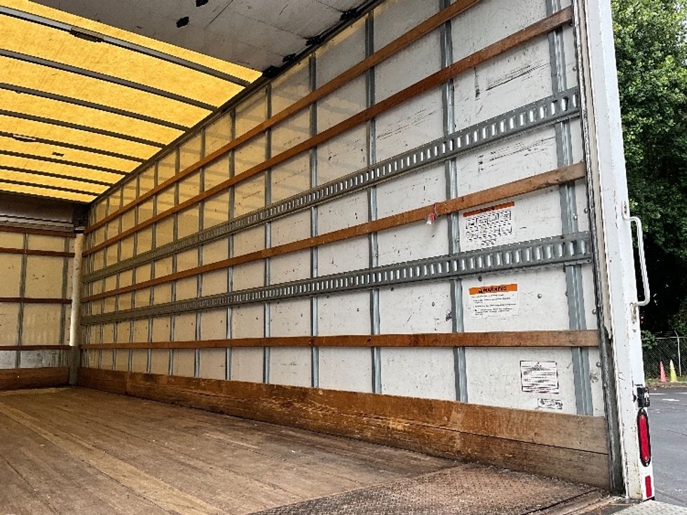 Medium Duty Box Truck-Light and Medium Duty Trucks-Hino-2019-268-Kennesaw-GA-140,950\n\t\tmiles-$ 60,750 - Image 11