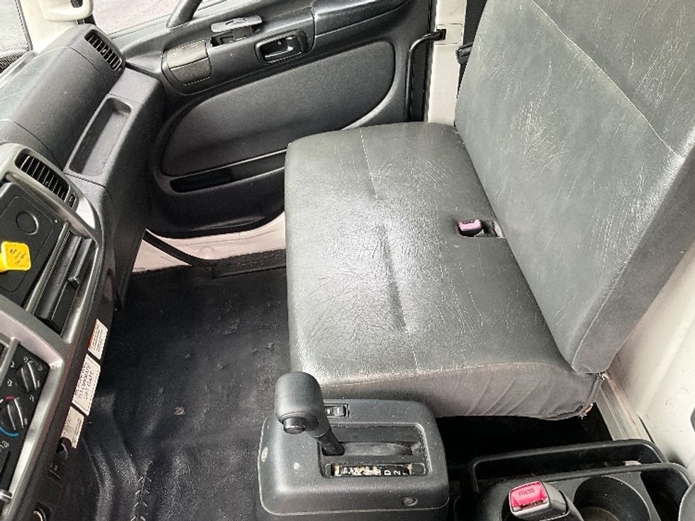Medium Duty Box Truck-Light and Medium Duty Trucks-Hino-2019-268-Kennesaw-GA-140,950\n\t\tmiles-$ 60,750 - Image 18