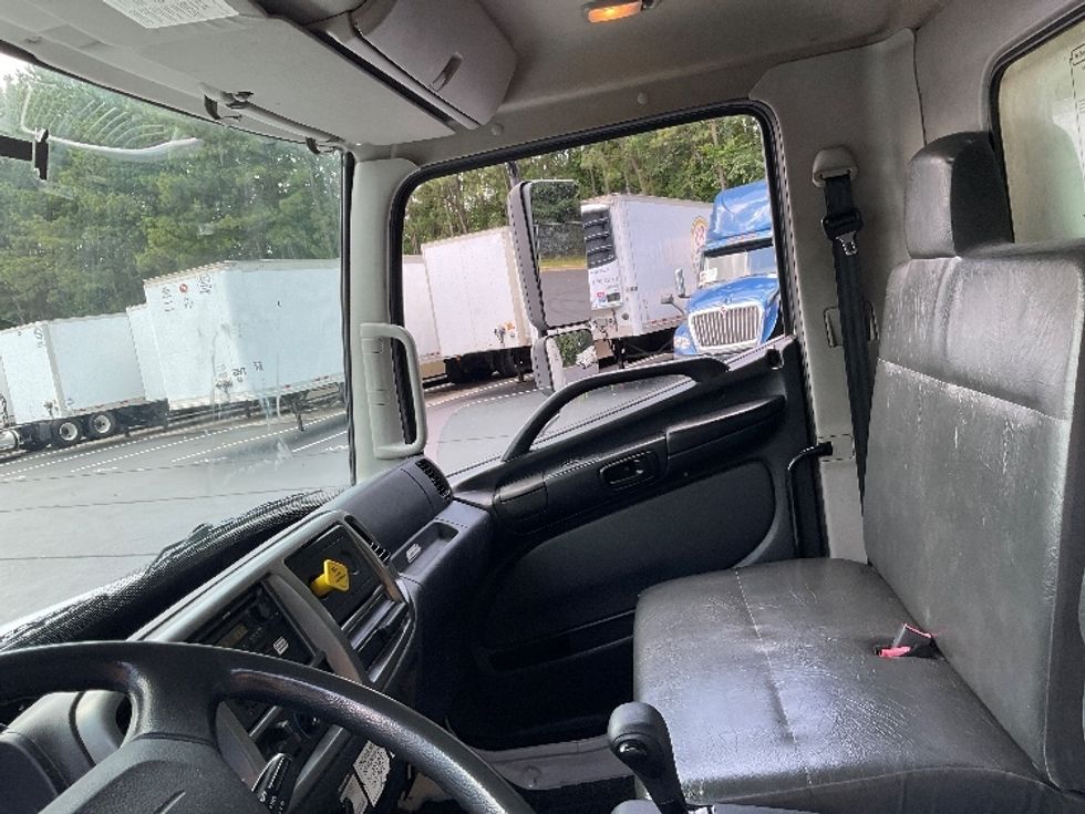 Medium Duty Box Truck-Light and Medium Duty Trucks-Hino-2019-268-Kennesaw-GA-172,381\n\t\tmiles-$ 56,250 - Image 19