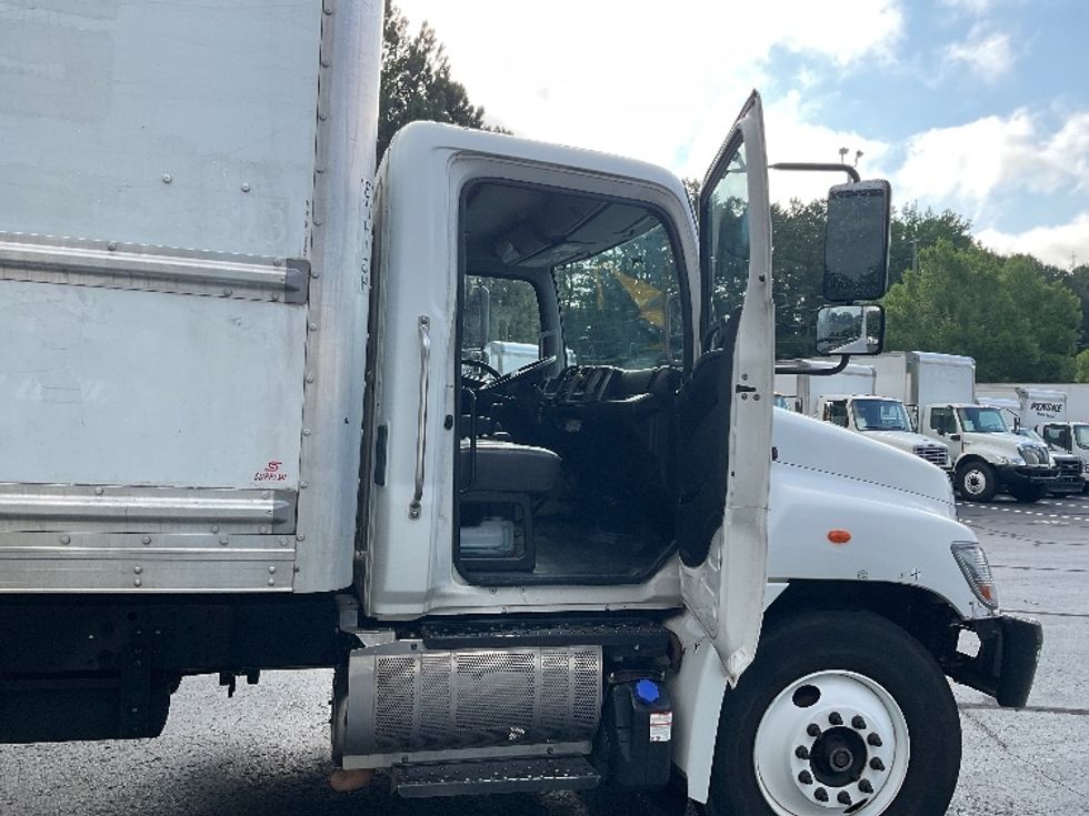 Medium Duty Box Truck-Light and Medium Duty Trucks-Hino-2019-268-Kennesaw-GA-172,381\n\t\tmiles-$ 56,250 - Image 20