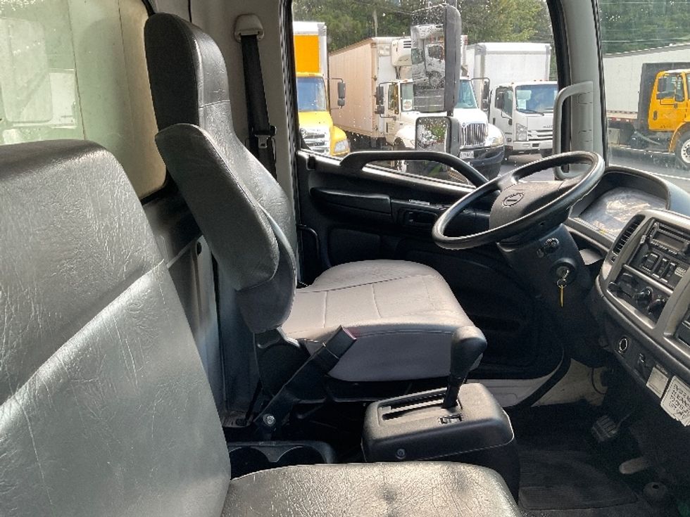 Medium Duty Box Truck-Light and Medium Duty Trucks-Hino-2019-268-Kennesaw-GA-172,381\n\t\tmiles-$ 56,250 - Image 22