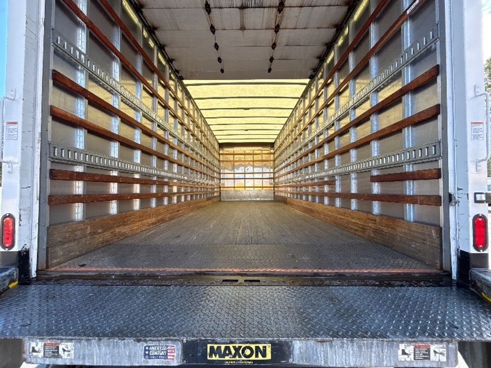 Medium Duty Box Truck-Light and Medium Duty Trucks-Hino-2019-268-Kent-WA-160,536\n\t\tmiles-$ 54,250 - Image 10