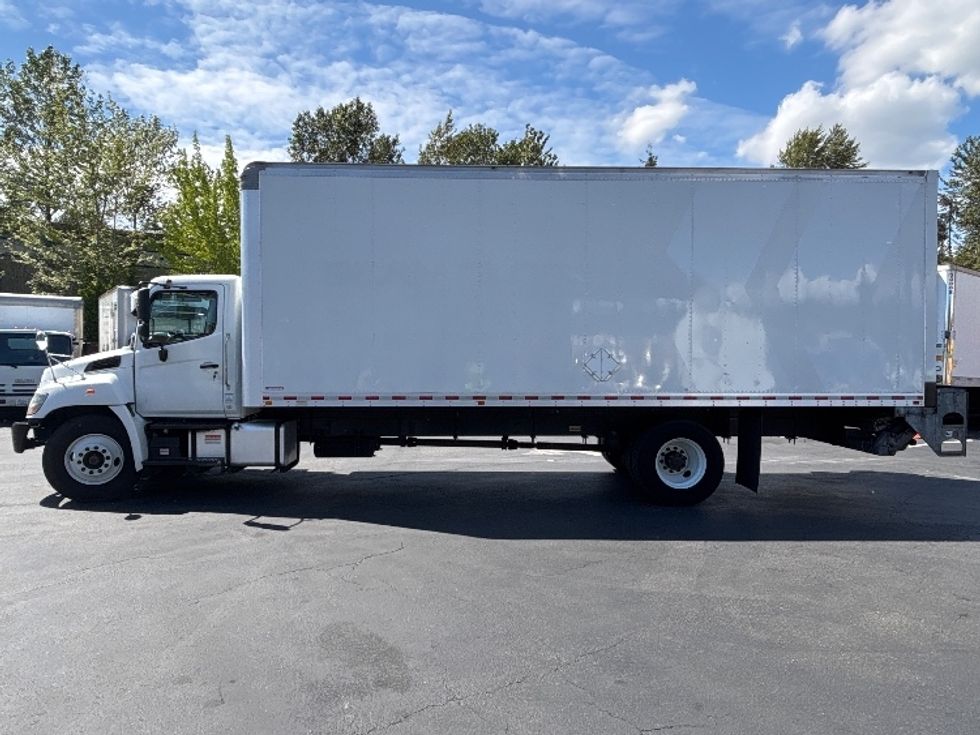 Medium Duty Box Truck-Light and Medium Duty Trucks-Hino-2019-268-Kent-WA-160,536\n\t\tmiles-$ 54,250 - Image 4