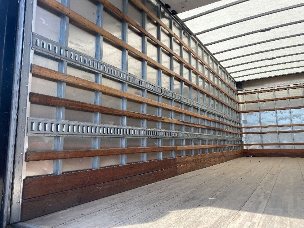 Medium Duty Box Truck-Light and Medium Duty Trucks-Hino-2019-268-Kent-WA-65,557\n\t\tmiles-$ 64,500 - Image 11