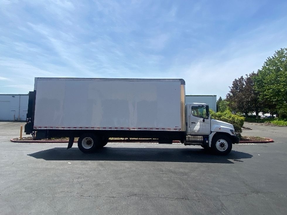 Medium Duty Box Truck-Light and Medium Duty Trucks-Hino-2019-268-Kent-WA-65,557\n\t\tmiles-$ 64,500 - Image 15