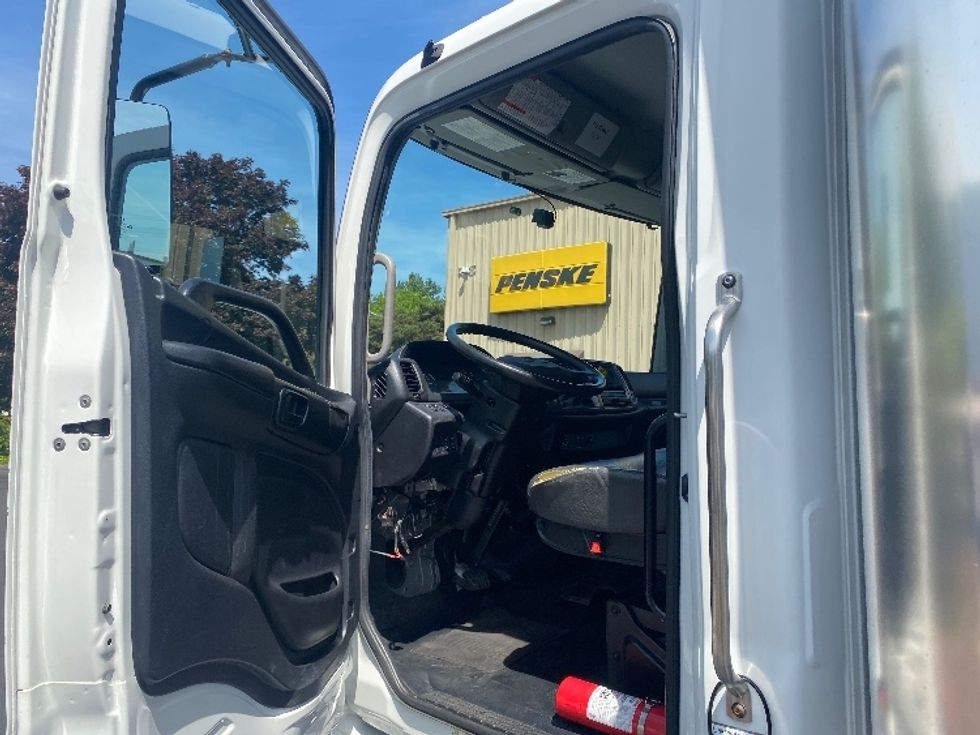Medium Duty Box Truck-Light and Medium Duty Trucks-Hino-2019-268-Kent-WA-65,557\n\t\tmiles-$ 64,500 - Image 16