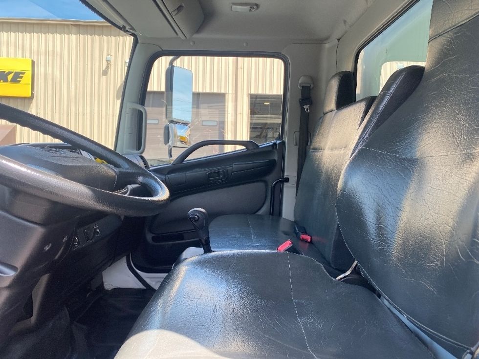 Medium Duty Box Truck-Light and Medium Duty Trucks-Hino-2019-268-Kent-WA-65,557\n\t\tmiles-$ 64,500 - Image 19