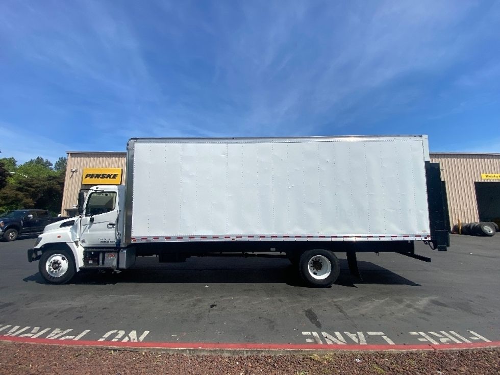 Medium Duty Box Truck-Light and Medium Duty Trucks-Hino-2019-268-Kent-WA-65,557\n\t\tmiles-$ 64,500 - Image 4