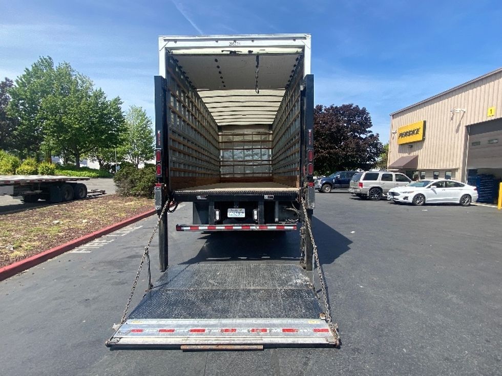 Medium Duty Box Truck-Light and Medium Duty Trucks-Hino-2019-268-Kent-WA-65,557\n\t\tmiles-$ 64,500 - Image 9
