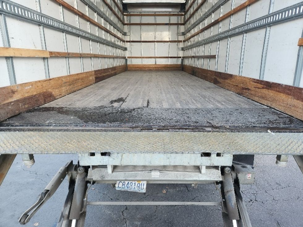 Medium Duty Box Truck-Light and Medium Duty Trucks-Hino-2019-268-Kent-WA-82,384\n\t\tmiles-$ 62,000 - Image 10