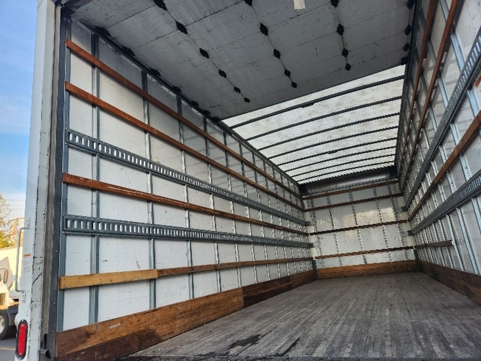 Medium Duty Box Truck-Light and Medium Duty Trucks-Hino-2019-268-Kent-WA-82,384\n\t\tmiles-$ 62,000 - Image 11