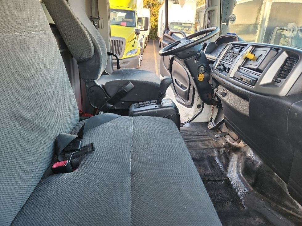 Medium Duty Box Truck-Light and Medium Duty Trucks-Hino-2019-268-Kent-WA-82,384\n\t\tmiles-$ 62,000 - Image 22
