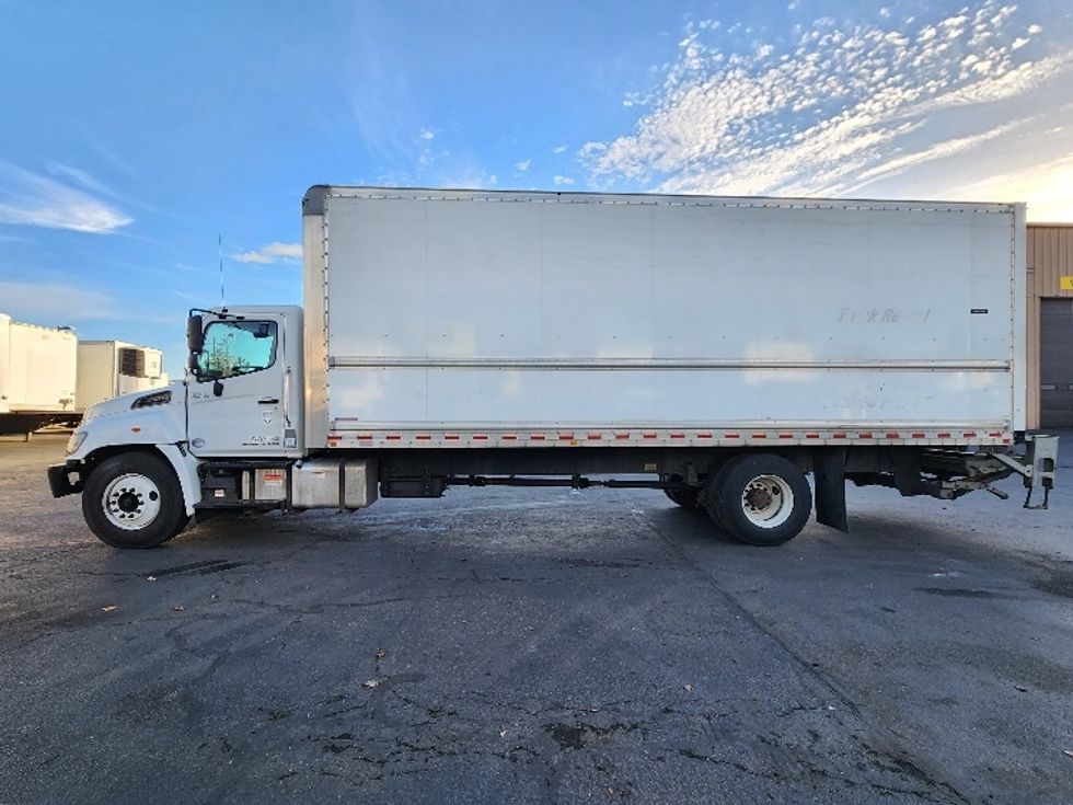 Medium Duty Box Truck-Light and Medium Duty Trucks-Hino-2019-268-Kent-WA-82,384\n\t\tmiles-$ 62,000 - Image 4