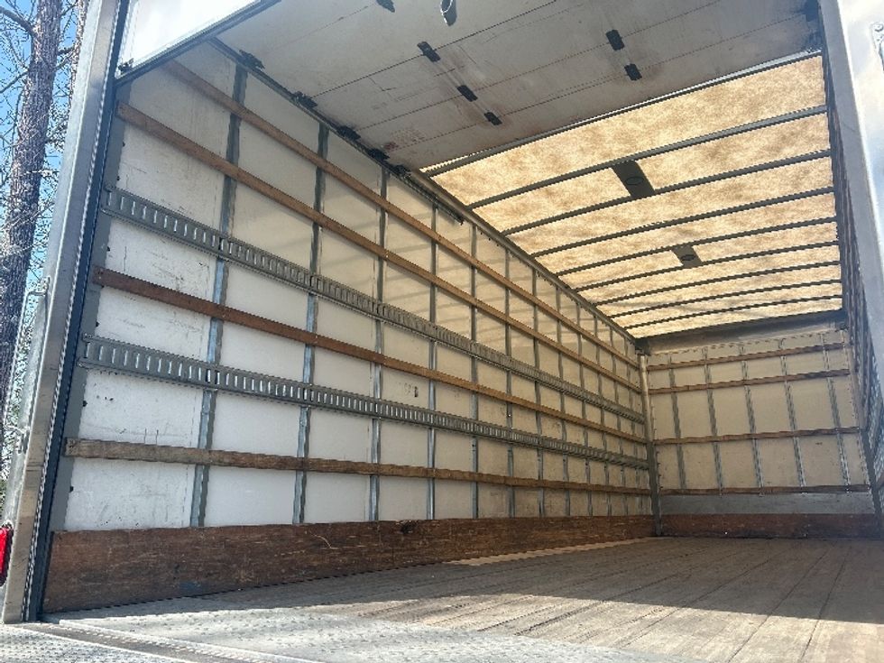 Medium Duty Box Truck-Light and Medium Duty Trucks-Hino-2019-268-Ladson-SC-175,573\n\t\tmiles-$ 51,750 - Image 11