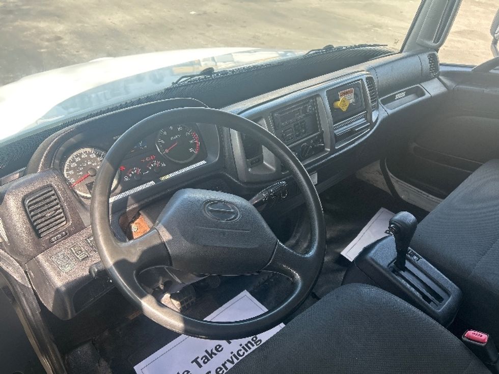 Medium Duty Box Truck-Light and Medium Duty Trucks-Hino-2019-268-Ladson-SC-175,573\n\t\tmiles-$ 51,750 - Image 18