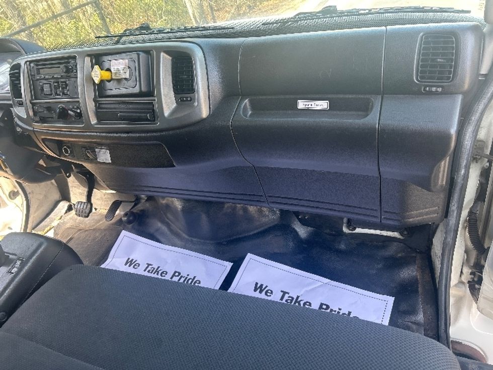 Medium Duty Box Truck-Light and Medium Duty Trucks-Hino-2019-268-Ladson-SC-175,573\n\t\tmiles-$ 51,750 - Image 21