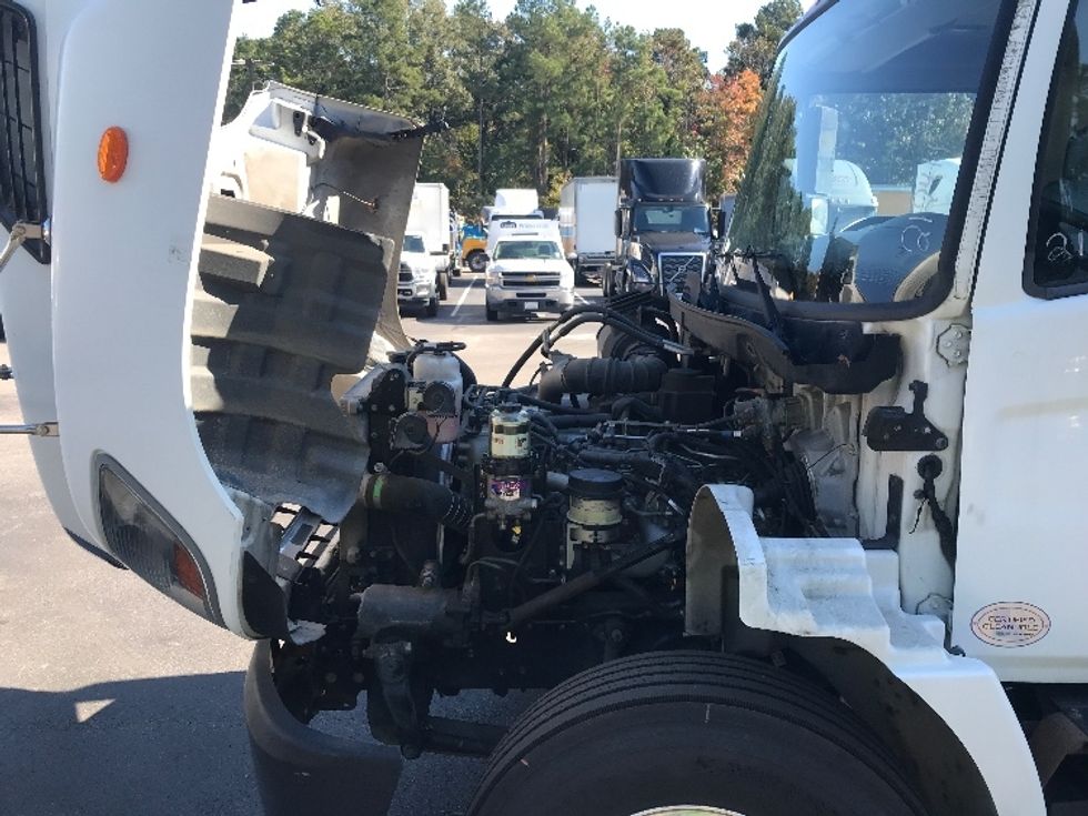 Medium Duty Box Truck-Light and Medium Duty Trucks-Hino-2019-268-Ladson-SC-197,471\n\t\tmiles-$ 49,750 - Image 23