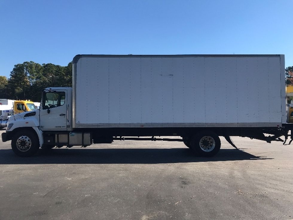 Medium Duty Box Truck-Light and Medium Duty Trucks-Hino-2019-268-Ladson-SC-197,471\n\t\tmiles-$ 49,750 - Image 4