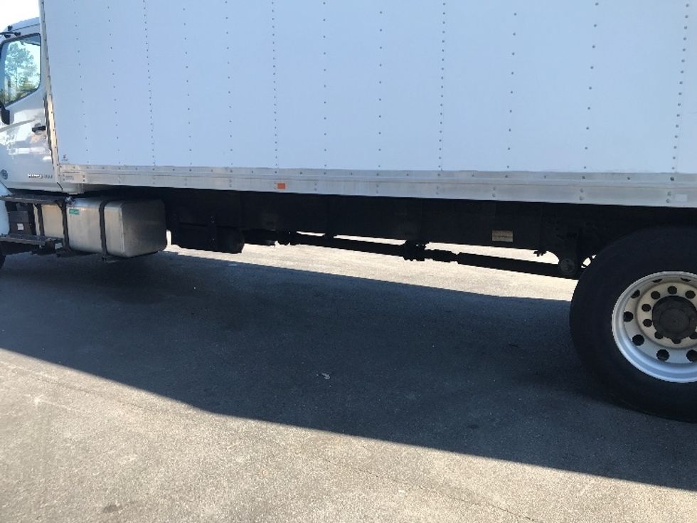 Medium Duty Box Truck-Light and Medium Duty Trucks-Hino-2019-268-Ladson-SC-197,471\n\t\tmiles-$ 49,750 - Image 5