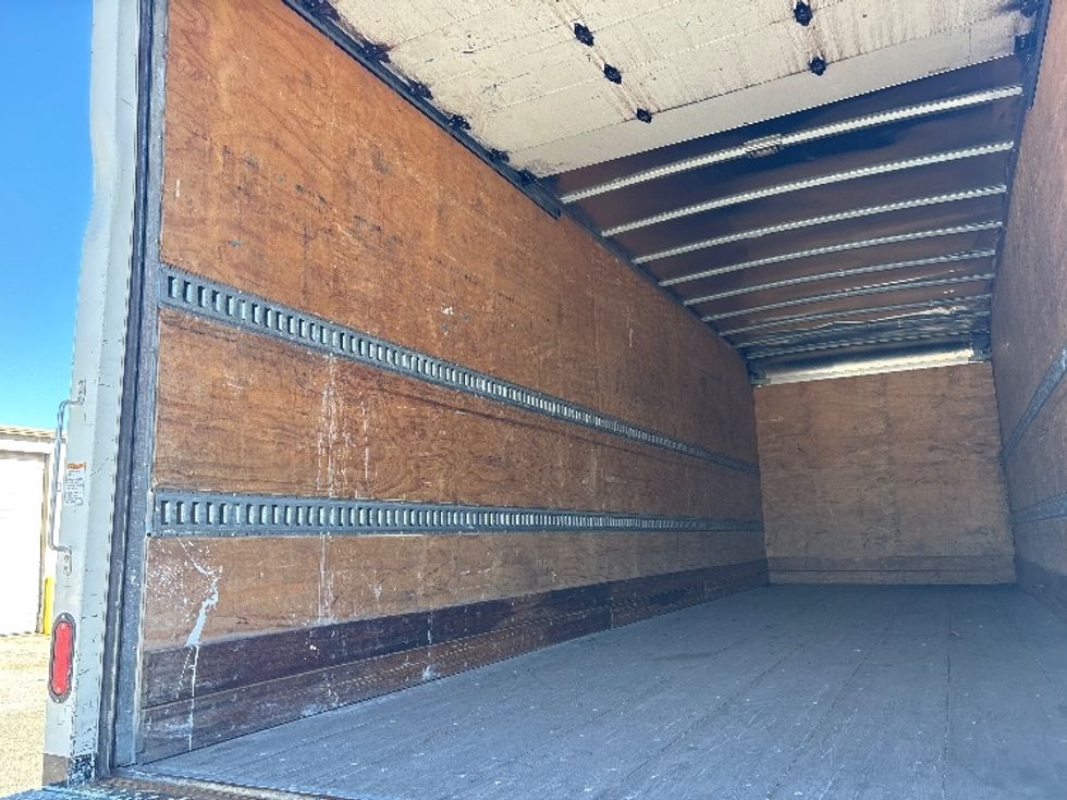 Medium Duty Box Truck-Light and Medium Duty Trucks-Hino-2019-268-Ladson-SC-198,250\n\t\tmiles-$ 45,500 - Image 11