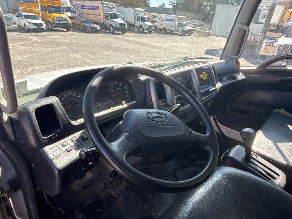 Medium Duty Box Truck-Light and Medium Duty Trucks-Hino-2019-268-Ladson-SC-198,250\n\t\tmiles-$ 45,500 - Image 17
