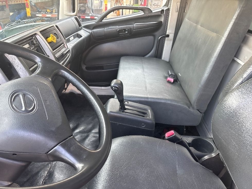 Medium Duty Box Truck-Light and Medium Duty Trucks-Hino-2019-268-Ladson-SC-198,250\n\t\tmiles-$ 45,500 - Image 19