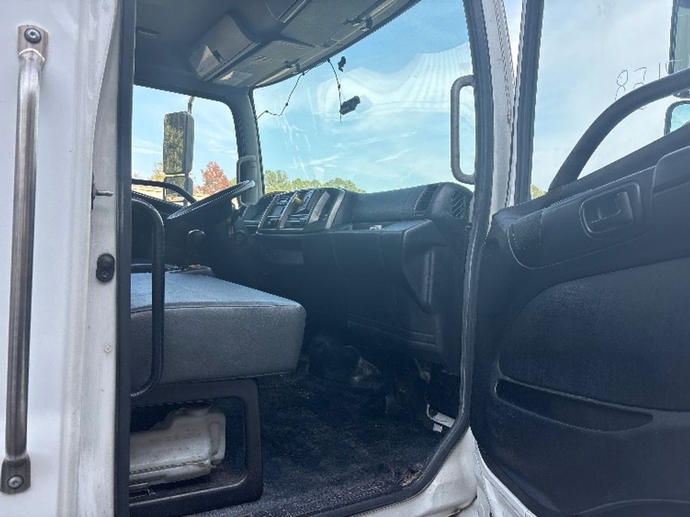 Medium Duty Box Truck-Light and Medium Duty Trucks-Hino-2019-268-Ladson-SC-198,250\n\t\tmiles-$ 45,500 - Image 20
