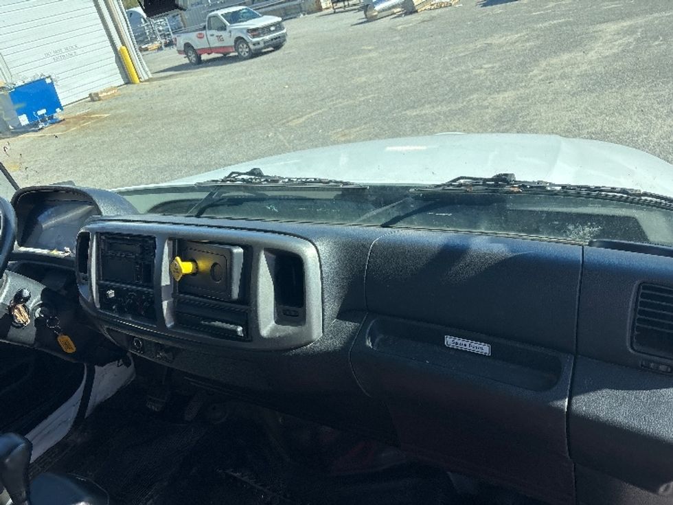 Medium Duty Box Truck-Light and Medium Duty Trucks-Hino-2019-268-Ladson-SC-198,250\n\t\tmiles-$ 45,500 - Image 21