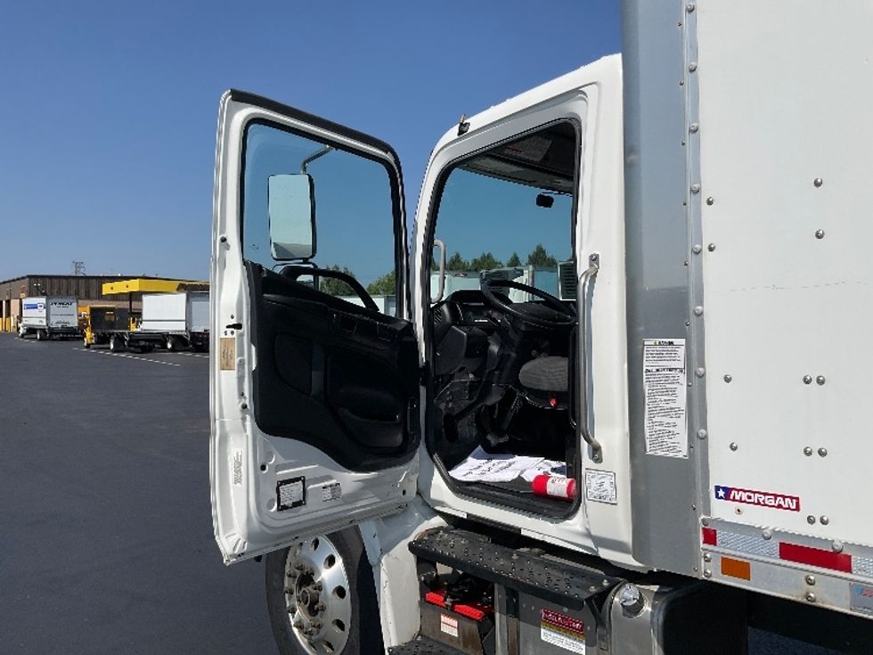 Medium Duty Box Truck-Light and Medium Duty Trucks-Hino-2019-268-Lancaster-PA-351,356\n\t\tmiles-$ 21,750 - Image 16
