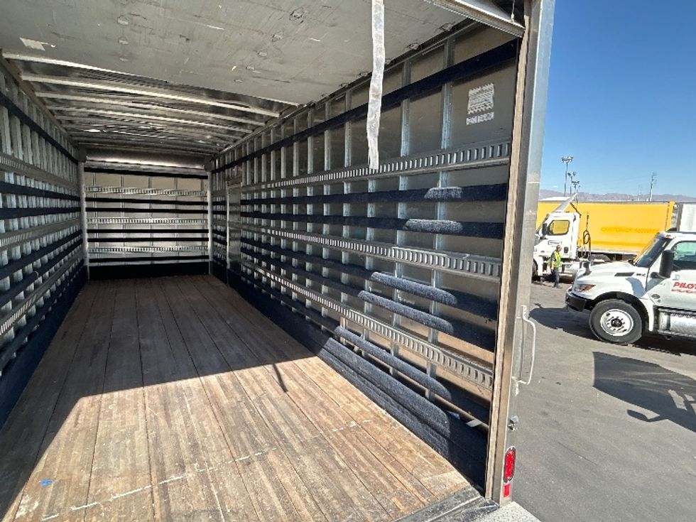 Medium Duty Box Truck-Light and Medium Duty Trucks-Hino-2019-268-Las Vegas-NV-119,677\n\t\tmiles-$ 62,000 - Image 12