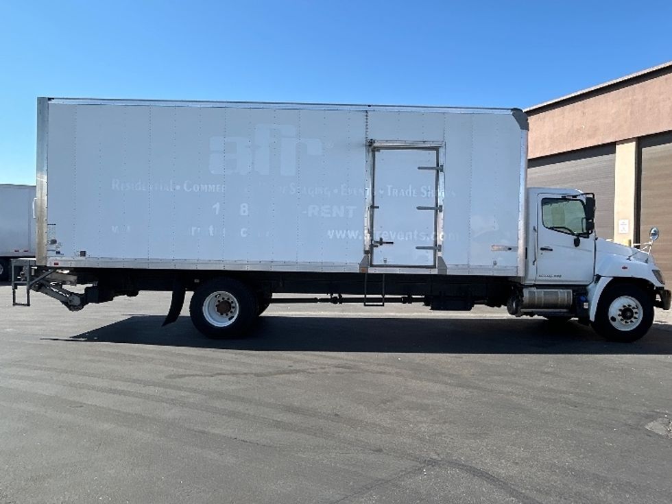 Medium Duty Box Truck-Light and Medium Duty Trucks-Hino-2019-268-Las Vegas-NV-119,677\n\t\tmiles-$ 62,000 - Image 15