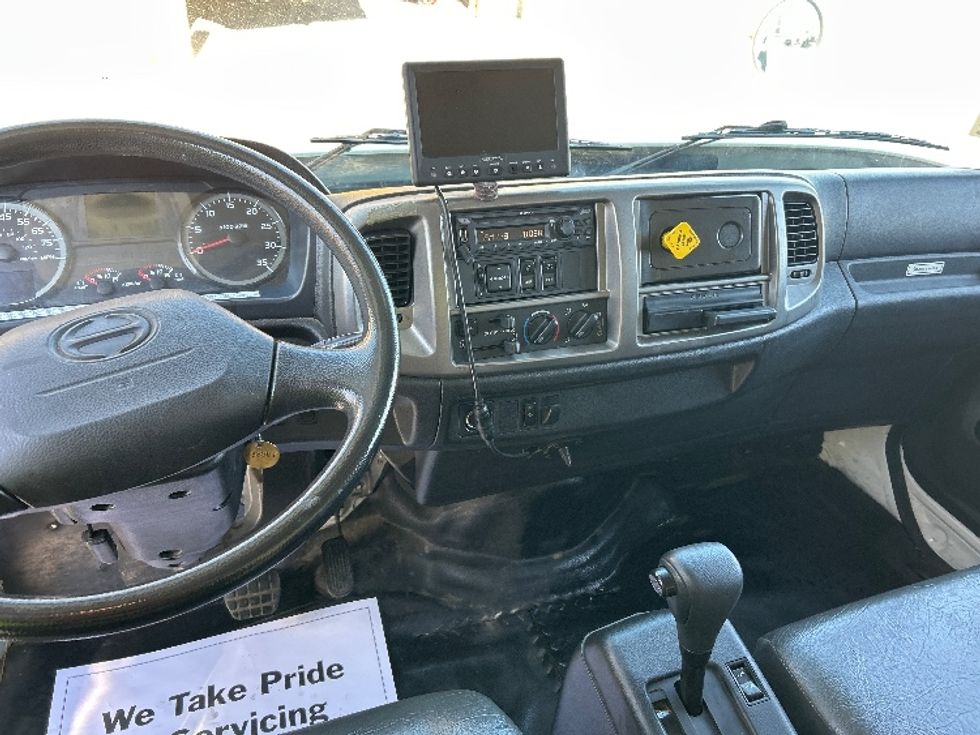 Medium Duty Box Truck-Light and Medium Duty Trucks-Hino-2019-268-Las Vegas-NV-119,677\n\t\tmiles-$ 62,000 - Image 18