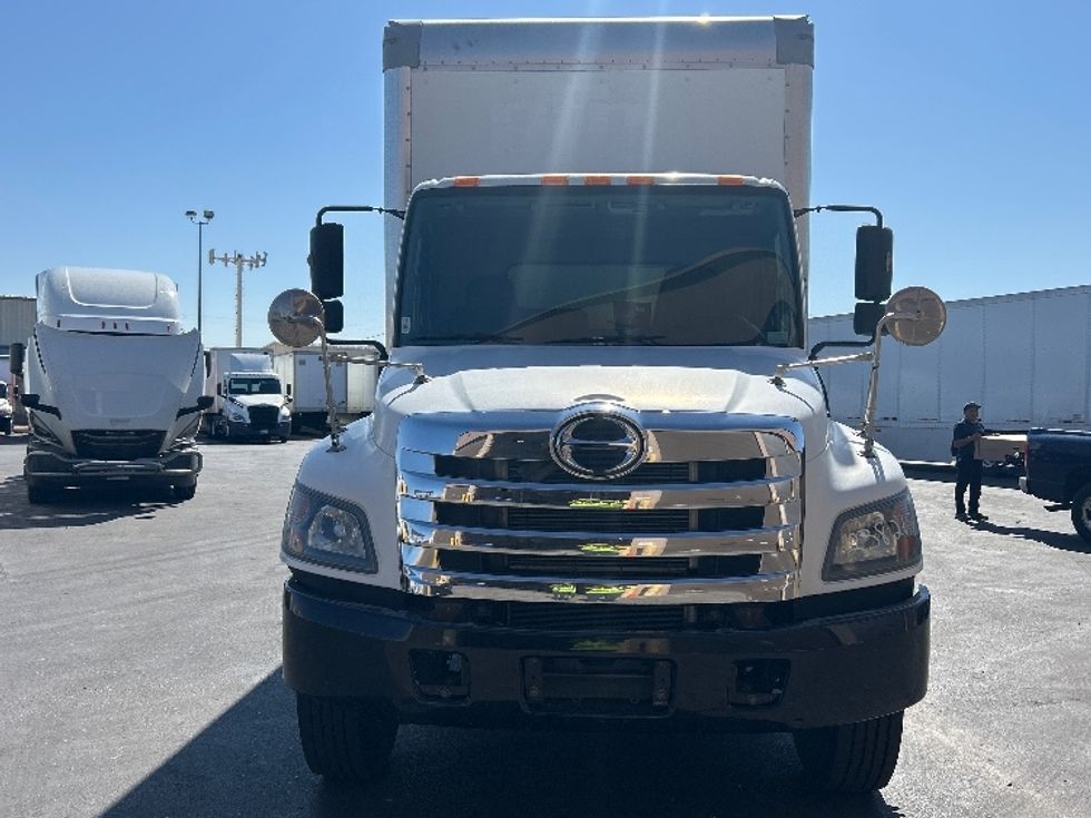 Medium Duty Box Truck-Light and Medium Duty Trucks-Hino-2019-268-Las Vegas-NV-119,677\n\t\tmiles-$ 62,000 - Image 2