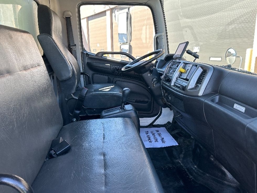 Medium Duty Box Truck-Light and Medium Duty Trucks-Hino-2019-268-Las Vegas-NV-119,677\n\t\tmiles-$ 62,000 - Image 22
