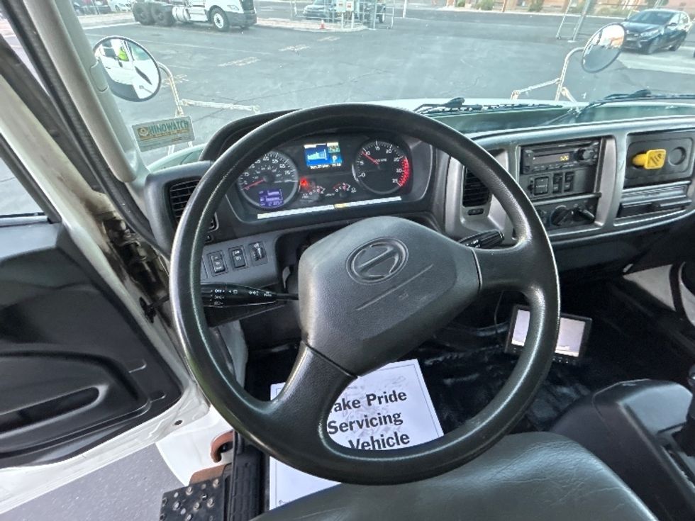 Medium Duty Box Truck-Light and Medium Duty Trucks-Hino-2019-268-Las Vegas-NV-127,892\n\t\tmiles-$ 57,250 - Image 17