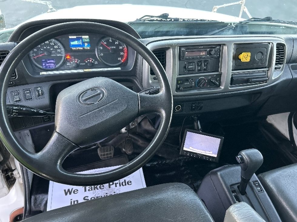 Medium Duty Box Truck-Light and Medium Duty Trucks-Hino-2019-268-Las Vegas-NV-127,892\n\t\tmiles-$ 57,250 - Image 18