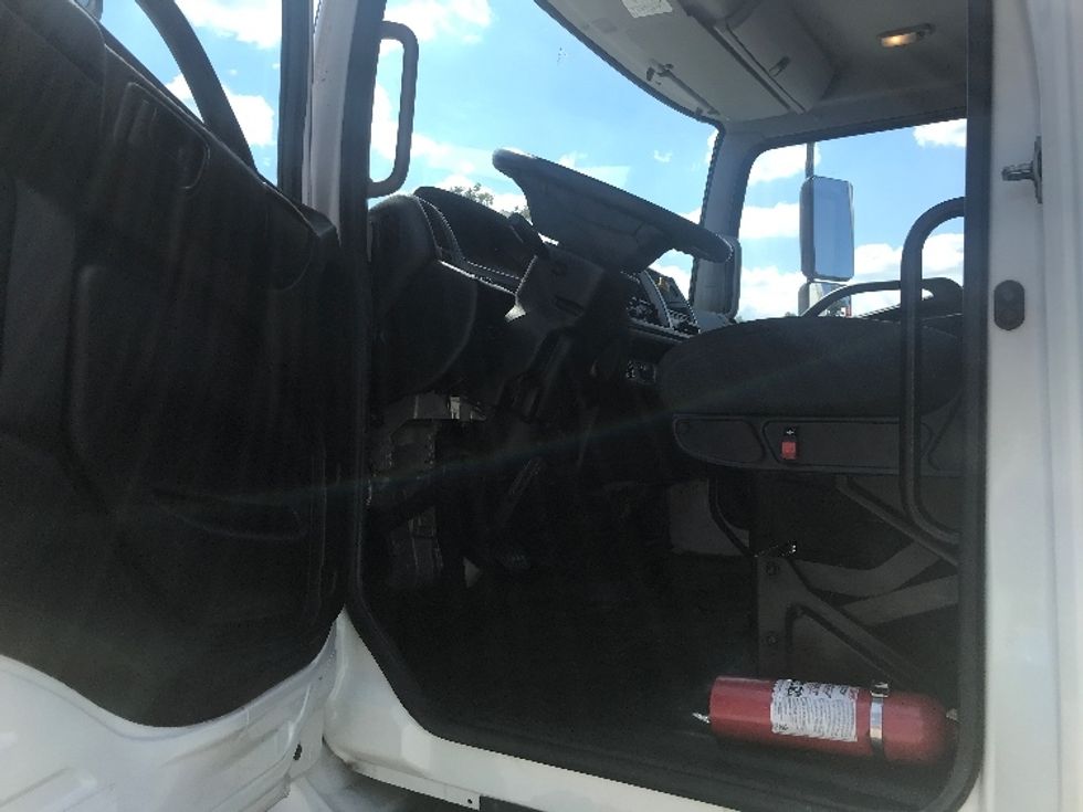 Medium Duty Box Truck-Light and Medium Duty Trucks-Hino-2019-268-Lexington-SC-169,399\n\t\tmiles-$ 53,500 - Image 16