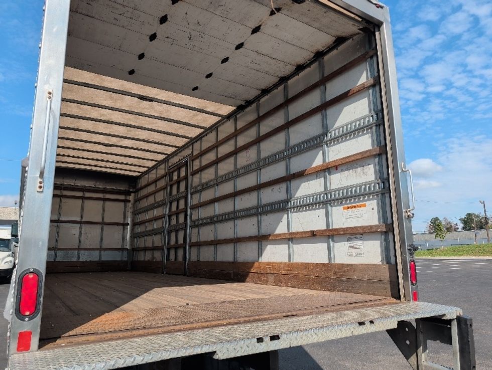 Medium Duty Box Truck-Light and Medium Duty Trucks-Hino-2019-268-Linden-NJ-154,624\n\t\tmiles-$ 59,750 - Image 12