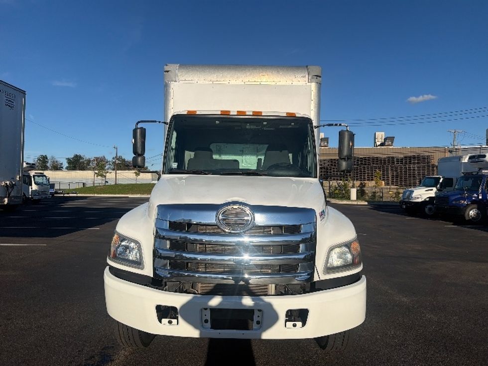 Medium Duty Box Truck-Light and Medium Duty Trucks-Hino-2019-268-Linden-NJ-154,624\n\t\tmiles-$ 59,750 - Image 2