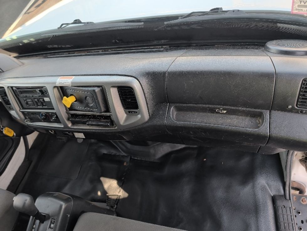 Medium Duty Box Truck-Light and Medium Duty Trucks-Hino-2019-268-Linden-NJ-154,624\n\t\tmiles-$ 59,750 - Image 21