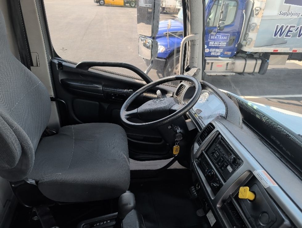 Medium Duty Box Truck-Light and Medium Duty Trucks-Hino-2019-268-Linden-NJ-154,624\n\t\tmiles-$ 59,750 - Image 22
