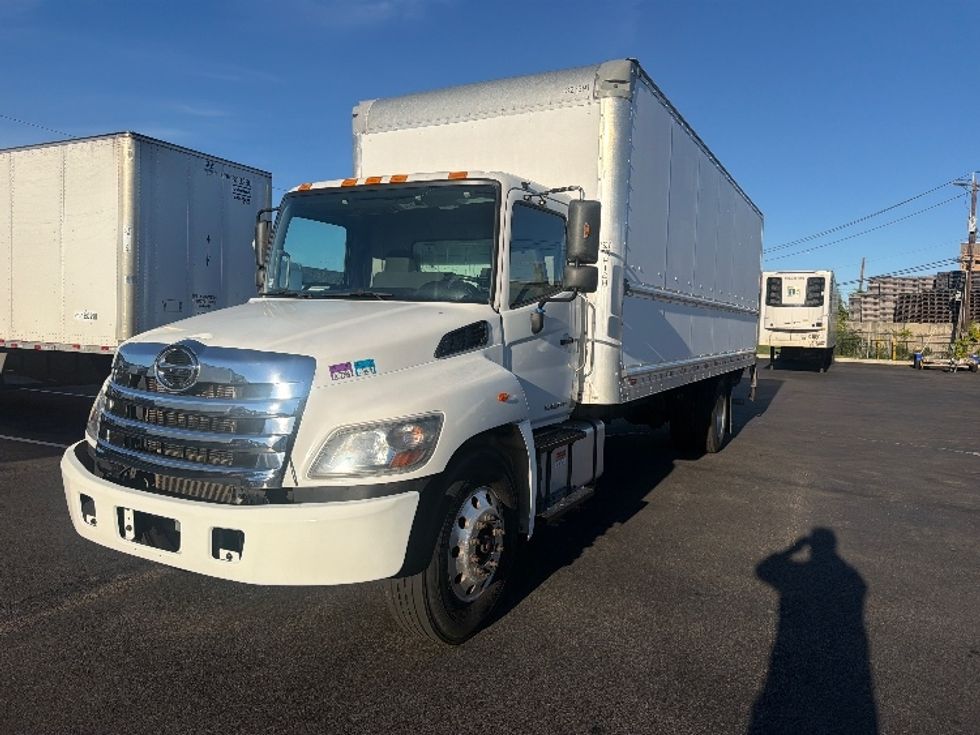 Medium Duty Box Truck-Light and Medium Duty Trucks-Hino-2019-268-Linden-NJ-154,624\n\t\tmiles-$ 59,750 - Image 3
