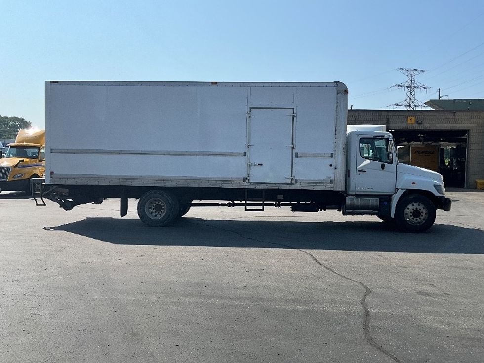 Medium Duty Box Truck-Light and Medium Duty Trucks-Hino-2019-268-London-ON-287,930\n\t\tkm-$ 67,250 - Image 15